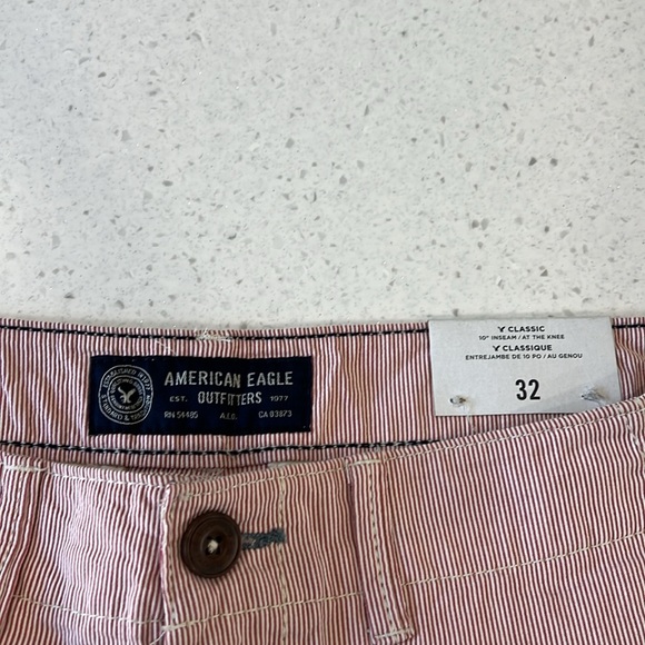 Men’s NWT 10” inseam Classic Shorts Size 32 - Picture 5 of 6